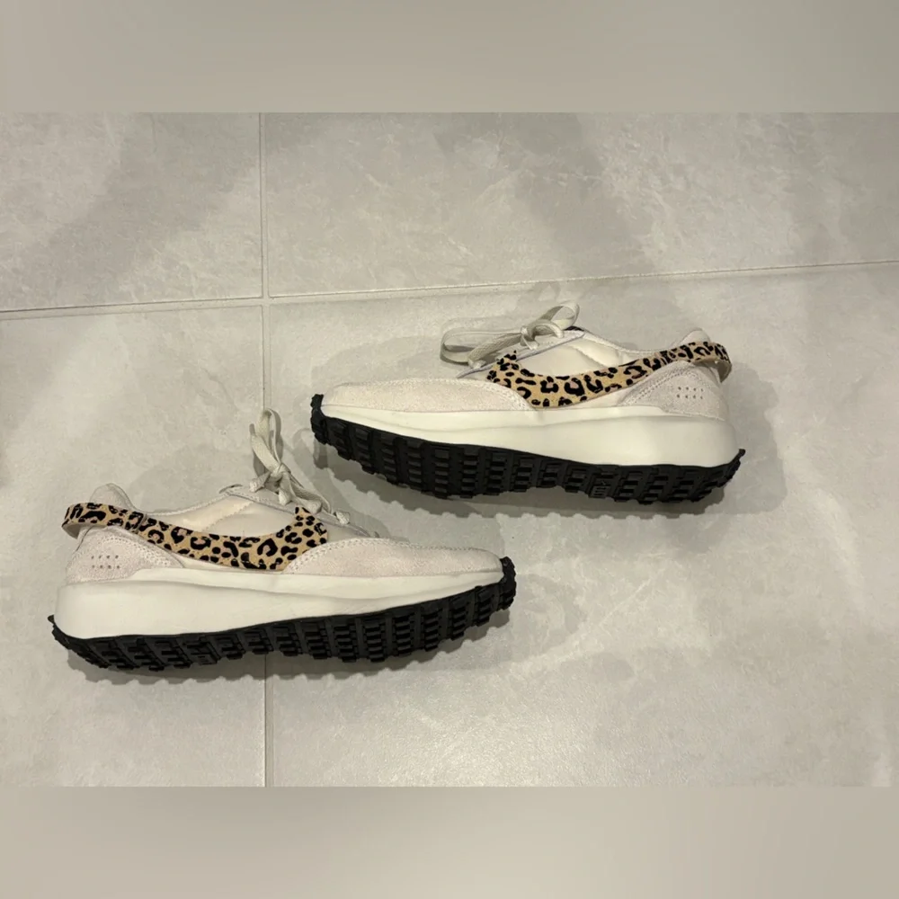 Nike Waffle Debut Women’s Sneaker Leopard Print Size 7